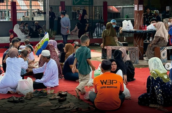 Momen Idul Fitri, Lapas Makassar diserbu ribuan pengunjung